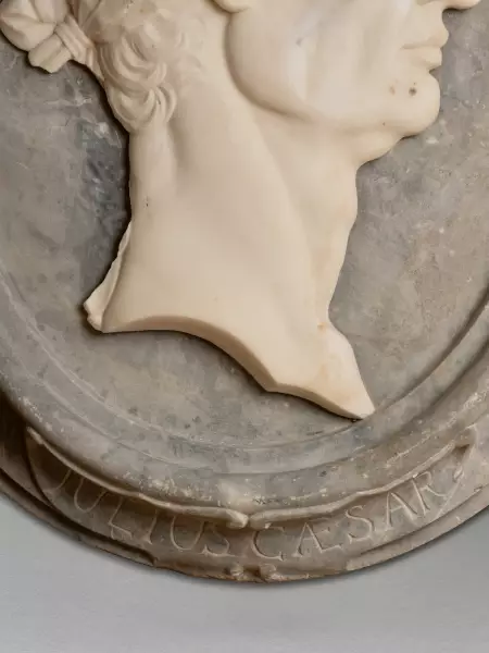 Jules César, médaillon en marbre, Italie vers 1800