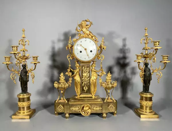 Garniture aux cariatides étrusques, Paris, époque Révolutionnaire vers 1793