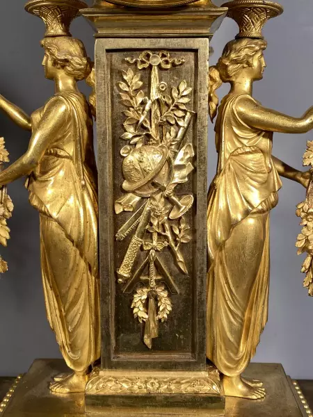 Garniture aux cariatides étrusques, Paris, époque Révolutionnaire vers 1793