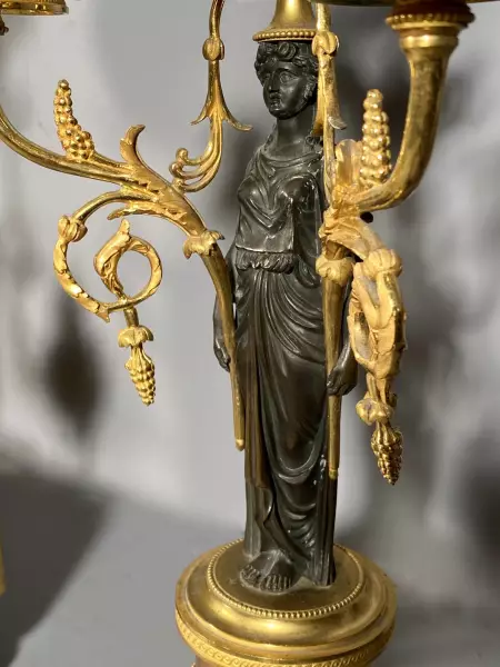 Garniture aux cariatides étrusques, Paris, époque Révolutionnaire vers 1793