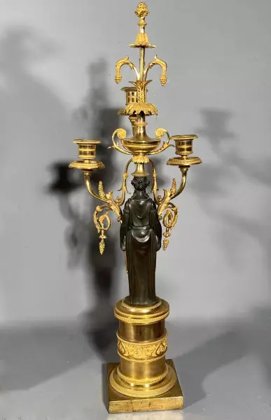 Garniture aux cariatides étrusques, Paris, époque Révolutionnaire vers 1793