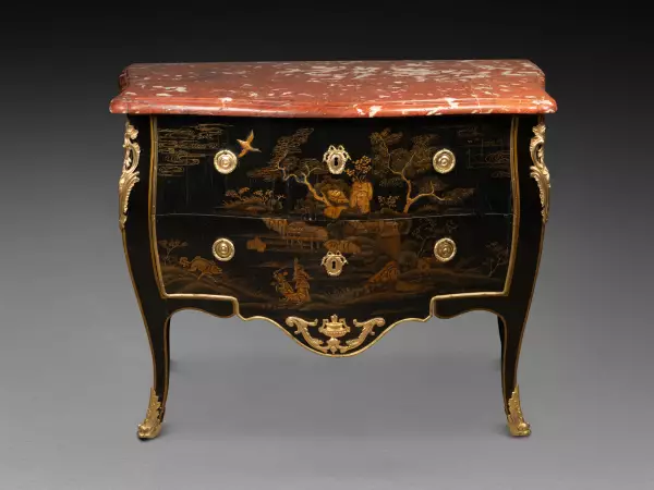 Commode en laque, estampillée Pierre Roussel, Paris, vers 1770