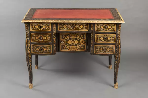 Bureau Mazarin en laque à l’imitation de la marqueterie Boulle , époque Louis XIV