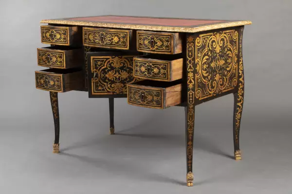 Bureau Mazarin en laque à l’imitation de la marqueterie Boulle , époque Louis XIV