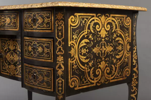 Bureau Mazarin en laque à l’imitation de la marqueterie Boulle , époque Louis XIV