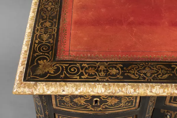 Bureau Mazarin en laque à l’imitation de la marqueterie Boulle , époque Louis XIV