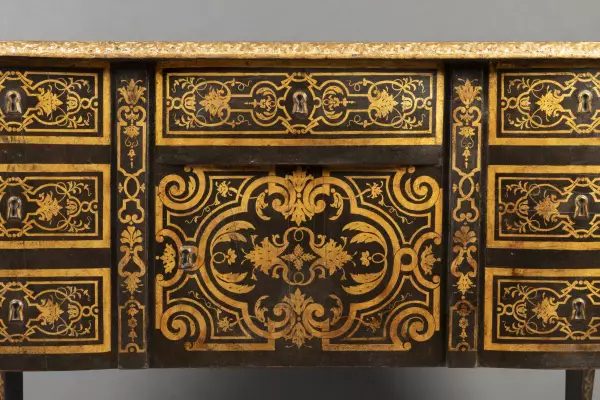 Bureau Mazarin en laque à l’imitation de la marqueterie Boulle , époque Louis XIV
