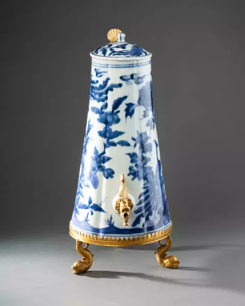Fontaine à café en porcelaine du Japon vers 1680-1690