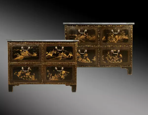 Paire de commodes en laque de Chine, Angleterre vers 1780