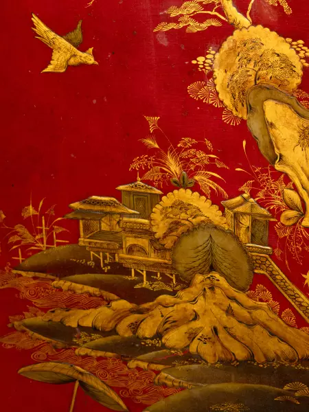 Cabinet en vernis rouge, Angleterre vers 1700-1720