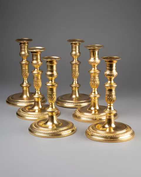 Série de six flambeaux en bronze, Paris époque Régence