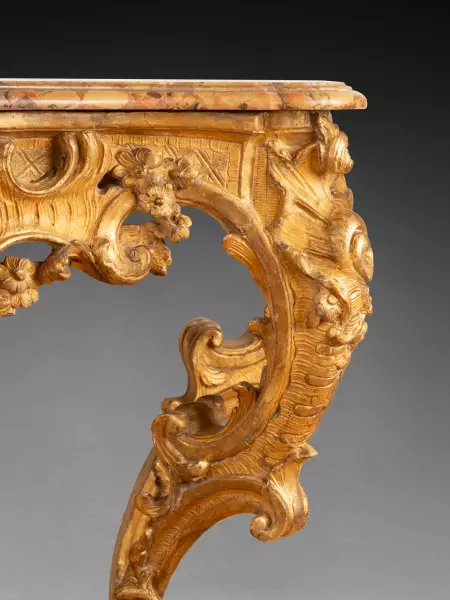 Console à rocailles asymétriques, Paris époque Louis XV vers 1750
