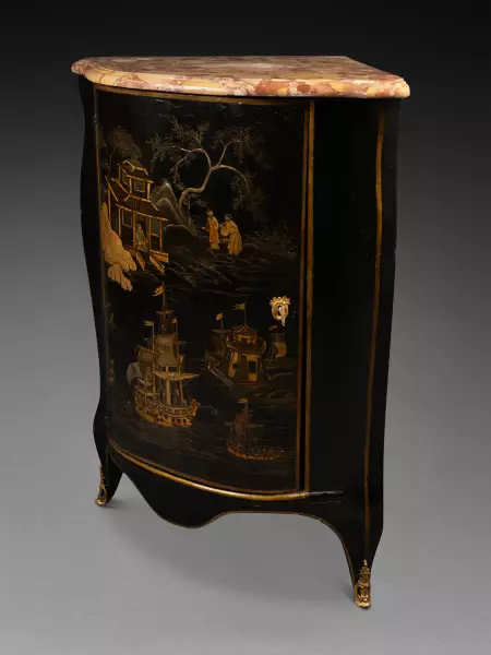 Paire d’encoignures en vernis martin par Léonard Boudin vers 1760