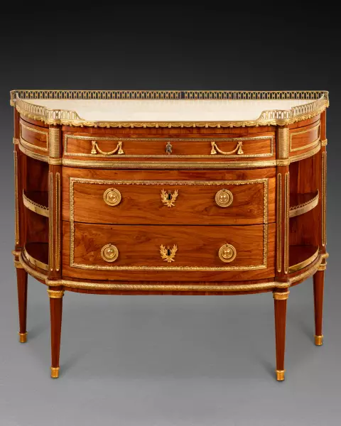 Commode demi-lune en placage de bois de rose, estampillée P. Roussel