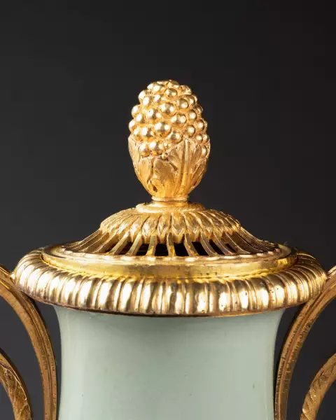 Vase céladon chinois monté en pot-pourri à Paris vers 1780