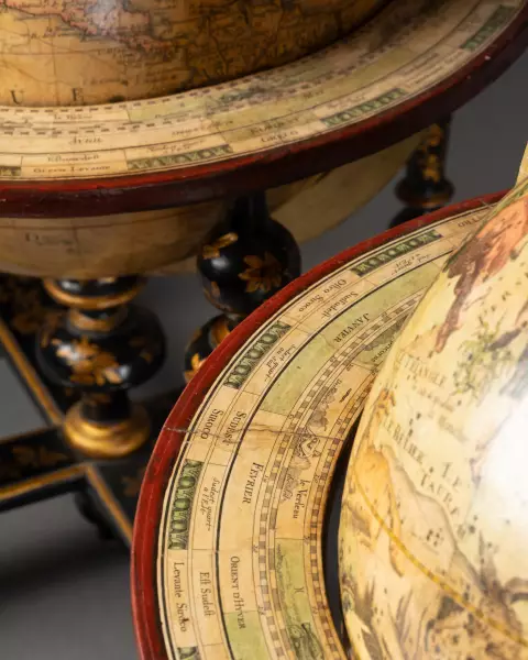 Paire de globes terrestre et céleste par L.C. Desnos, Paris vers 1750