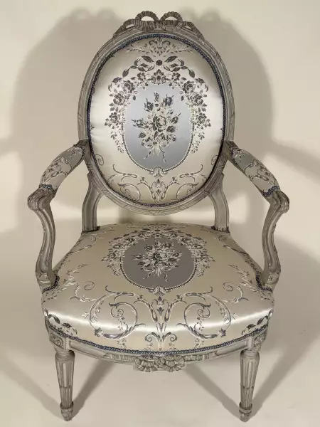 Paire de fauteuils à dossiers plats par F.N Geny, Lyon vers 1775