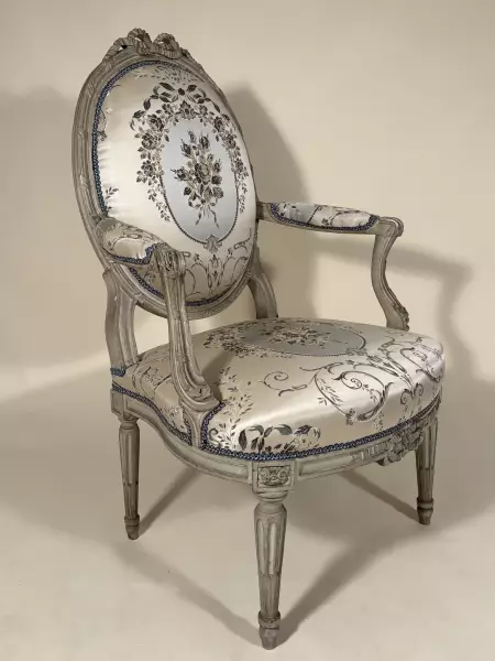 Paire de fauteuils à dossiers plats par F.N Geny, Lyon vers 1775
