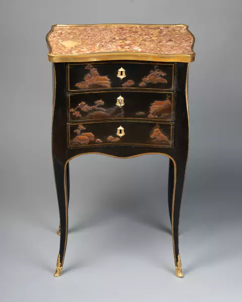 Table de salon en vernis martin par L.Boudin, Paris vers 1760