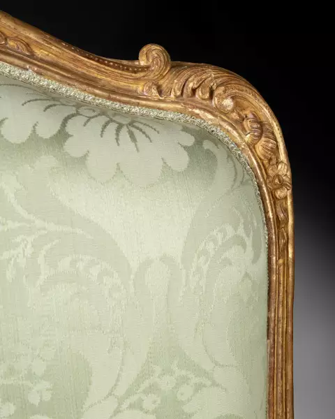 Paire de fauteuils en bois doré par J.B Cresson, Paris vers 1760