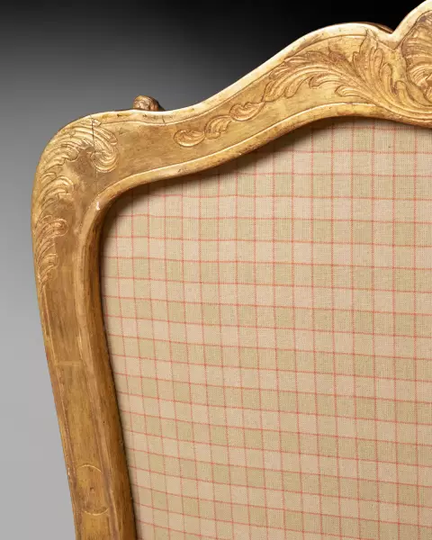 Paire de fauteuils en bois doré par J.B Cresson, Paris vers 1760