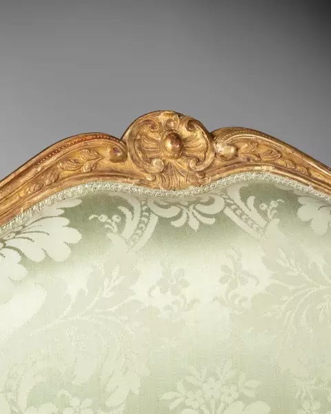 Paire de fauteuils en bois doré par J.B Cresson, Paris vers 1760