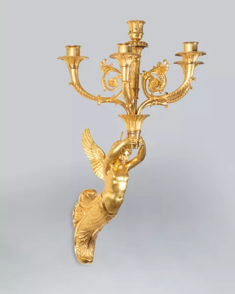 Paire d’appliques aux enfants ailés, Paris époque Empire 