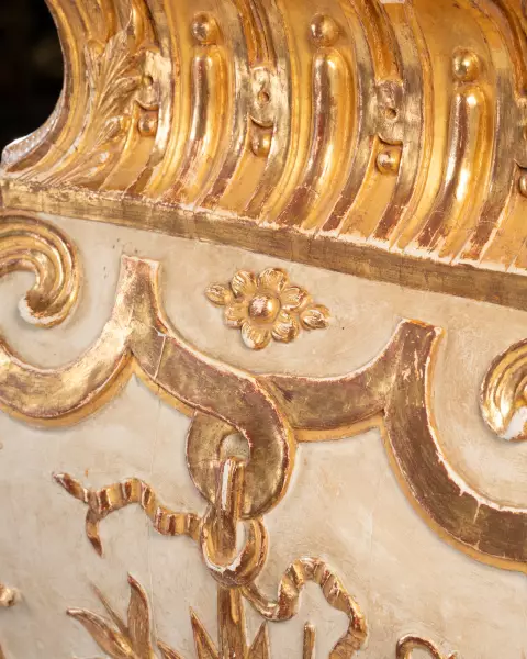 Paire de gaines en bois laqué et doré, Paris vers 1740