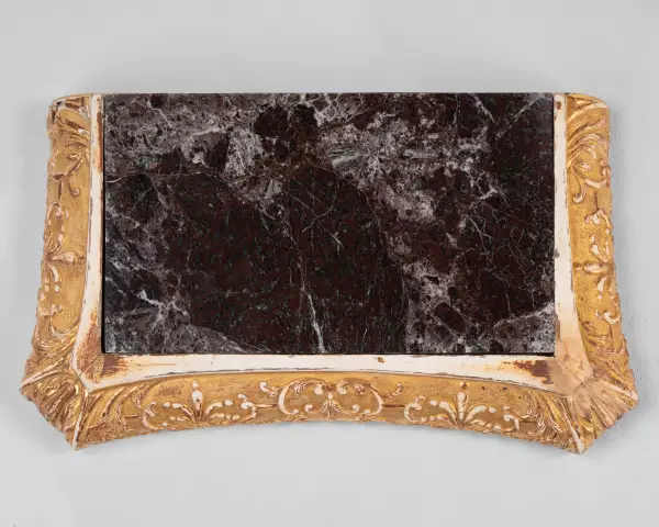 Paire de gaines en bois laqué et doré, Paris vers 1740