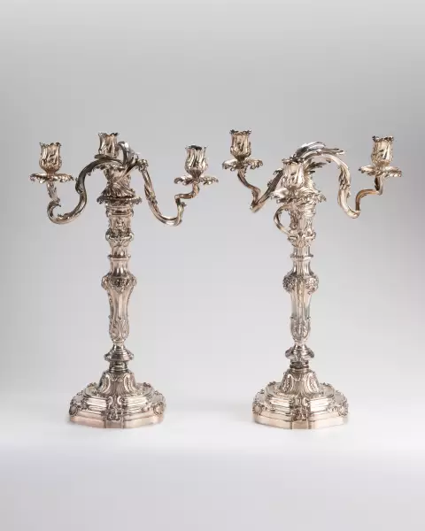 Paire de candélabres en argent par L.Lehendick, Paris ép Louis XV