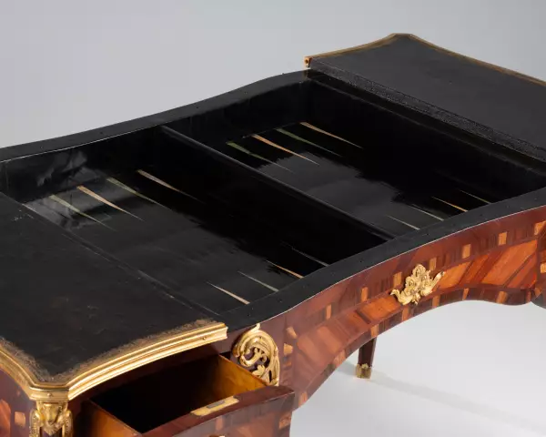 Bureau plat transformable en tric-trac par Jacques Dubois, Paris vers 1750