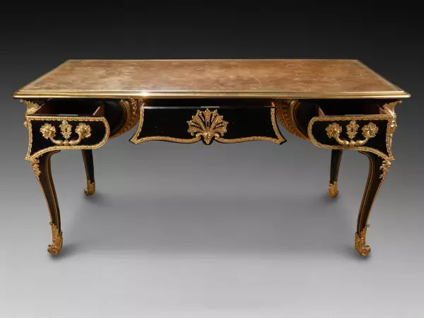 Bureau plat en placage d’ébène, François Lieutaud vers 1720